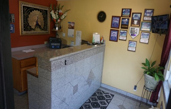 Welcome To Muir Lodge Motel - Reception Desk